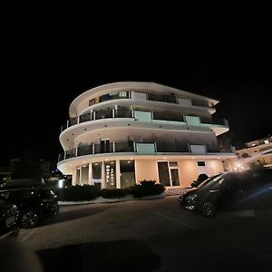 Eu Ropa Hotel